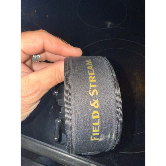 Field and Stream Hearing Protection Ear Muffs - Picture 3 of 8